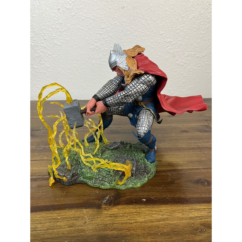 Marvel DST Thor Statue Mjolnir Lightning Action Pose Figure Display